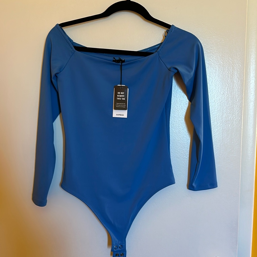 NWT Express Body Contour High Compression
Off The Shoulder Bodysuit Size Small
